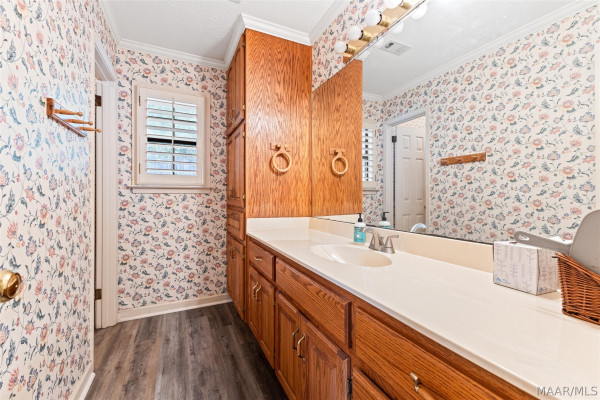 233 DEERWOOD Drive