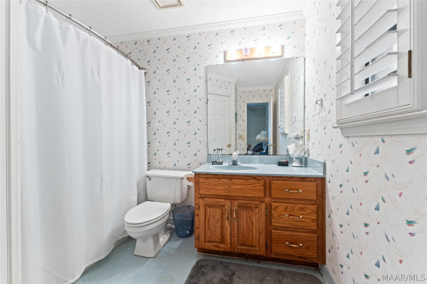 233 DEERWOOD Drive