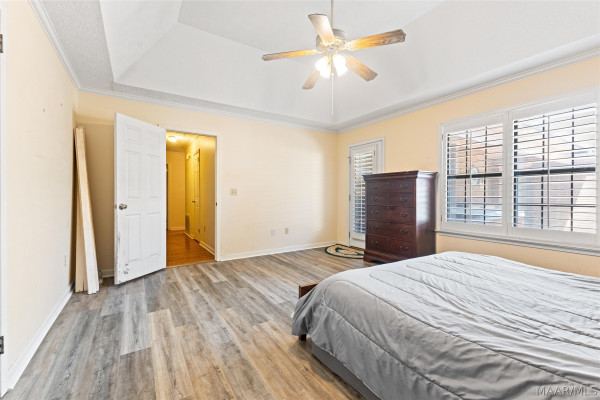 233 DEERWOOD Drive