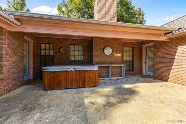 233 DEERWOOD Drive