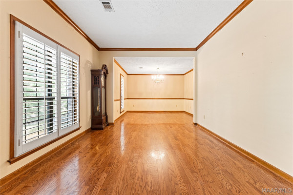233 DEERWOOD Drive