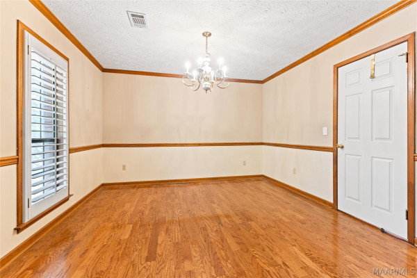 233 DEERWOOD Drive