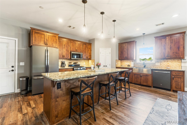 845 Whitetail Ridge
