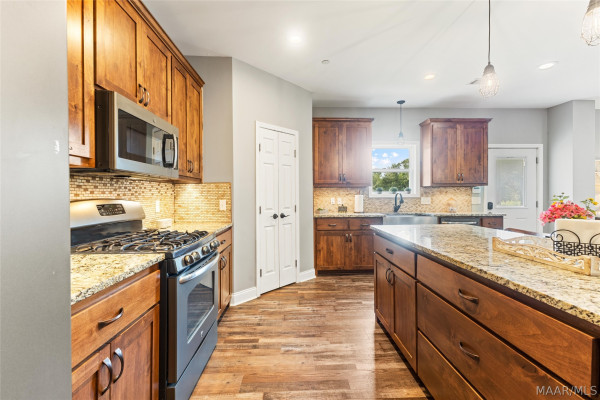 845 Whitetail Ridge