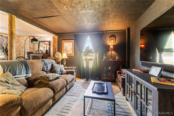 845 Whitetail Ridge