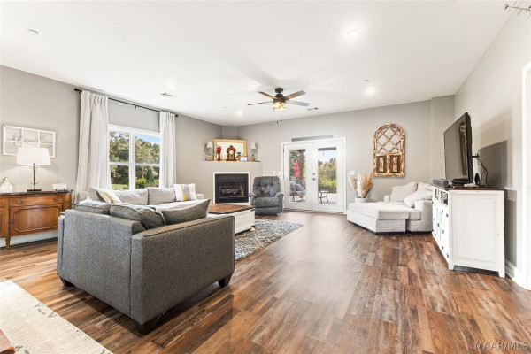 845 Whitetail Ridge