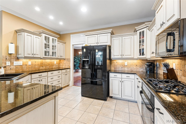8412 Rockbridge Circle