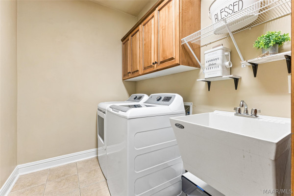8412 Rockbridge Circle