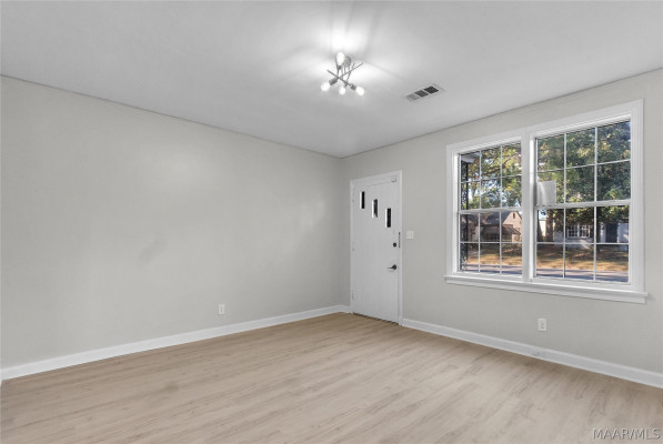 7 COURTLAND Drive