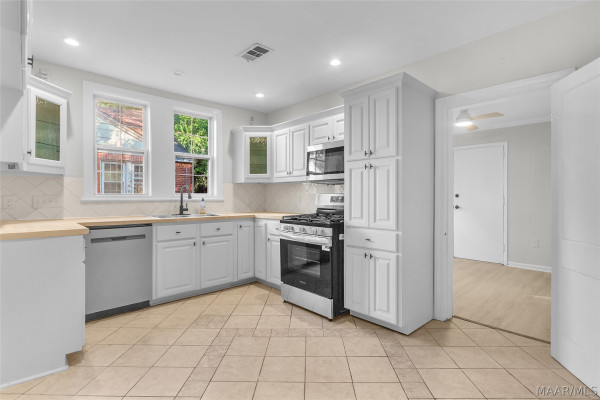 7 COURTLAND Drive