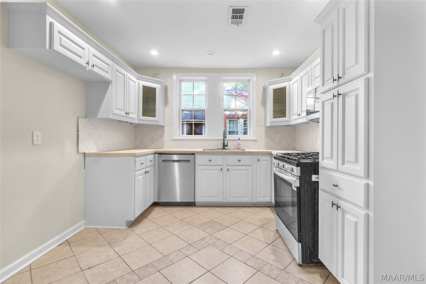 7 COURTLAND Drive