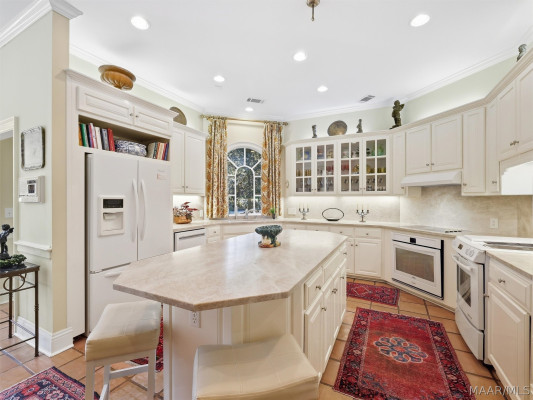 3201 Colline Close