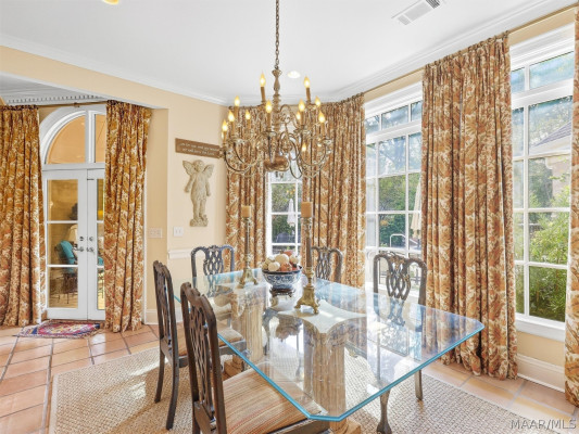 3201 Colline Close