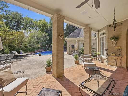 3201 Colline Close