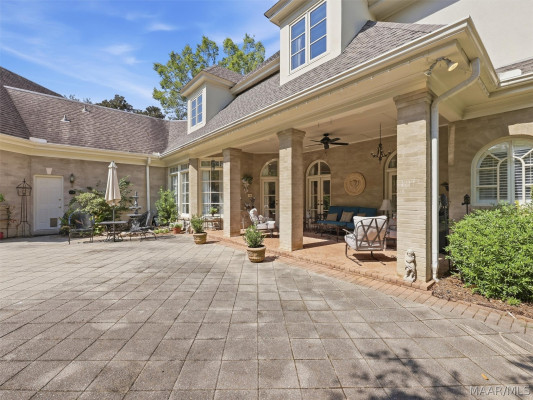 3201 Colline Close