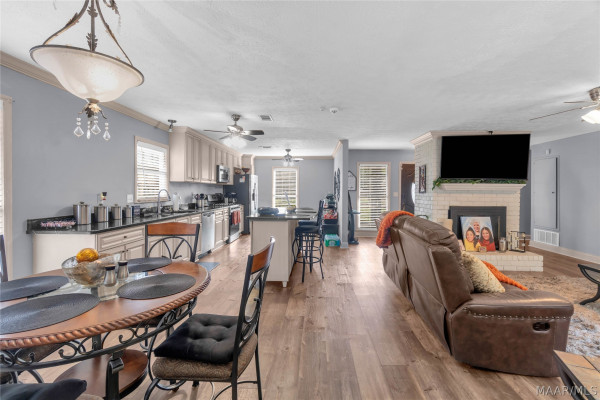 4309 Delmar Drive