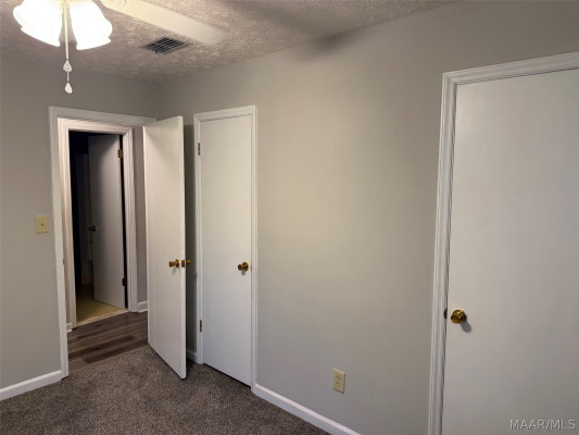 537 COLISEUM Boulevard