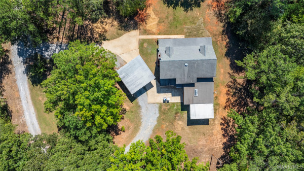 1221 Old Ridge Road E
