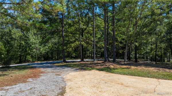 1221 Old Ridge Road E