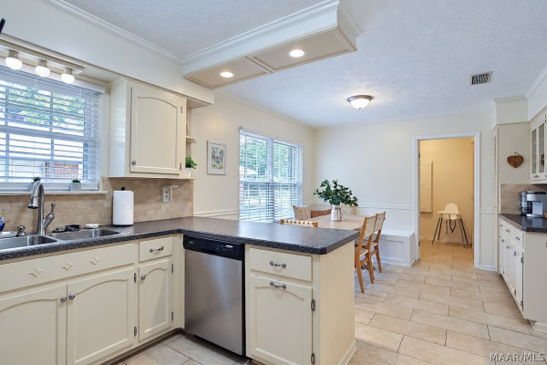 3883 Faunsdale Drive