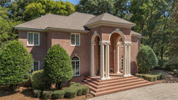 5660 Woodside Circle