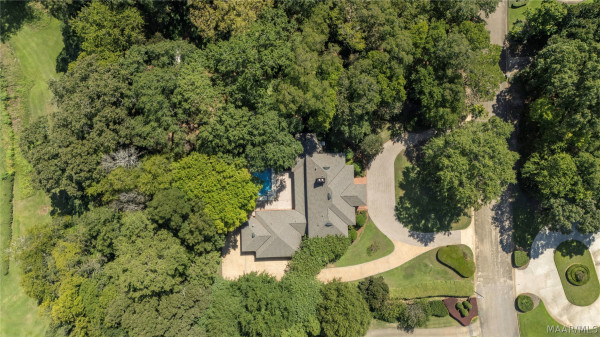 5660 Woodside Circle