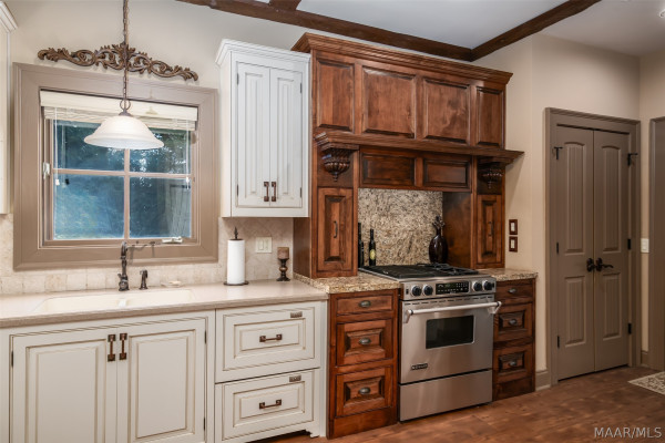 3404 OAK GROVE Circle