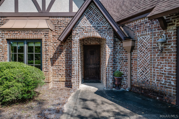 3404 OAK GROVE Circle