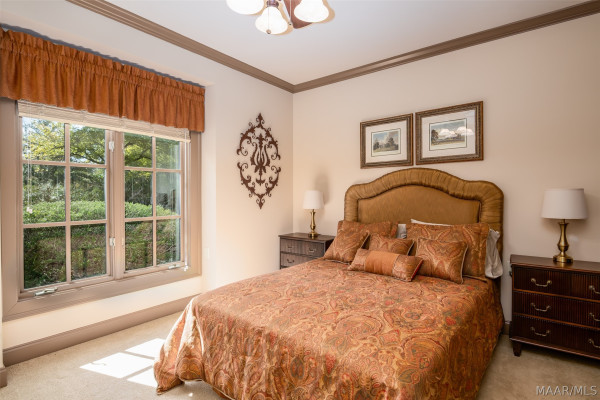 3404 OAK GROVE Circle