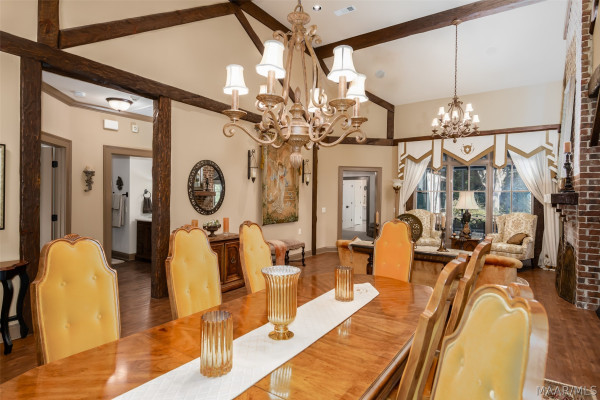 3404 OAK GROVE Circle