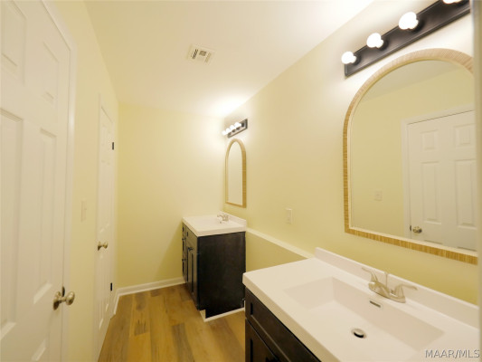 504 FERNDALE Court