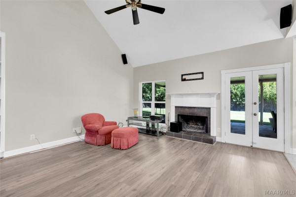1649 Worthing Road
