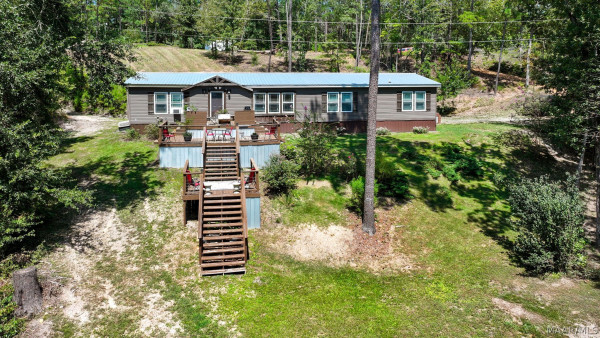 140 County Road 196 .