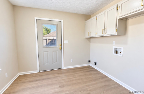 2325 Edinburgh Drive