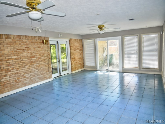 2024 Green Acres Drive