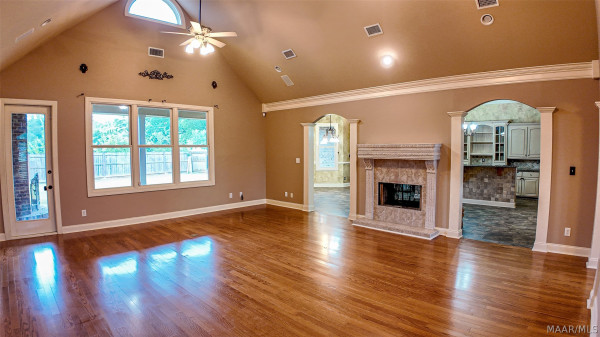 8696 Huntingdon Ridge Lane