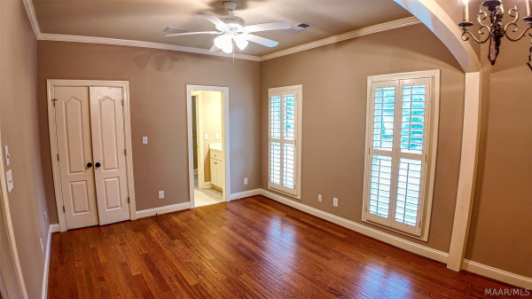 8696 Huntingdon Ridge Lane