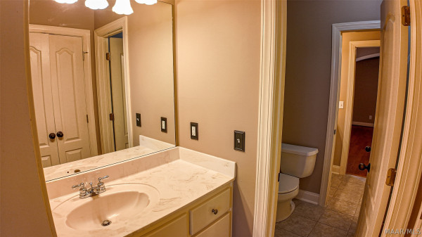 8696 Huntingdon Ridge Lane