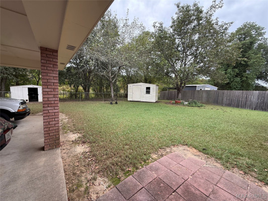 900 Lakeview Court