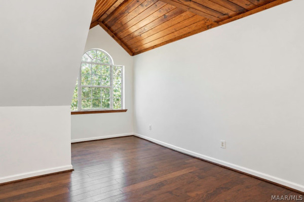 225 Mercer Road