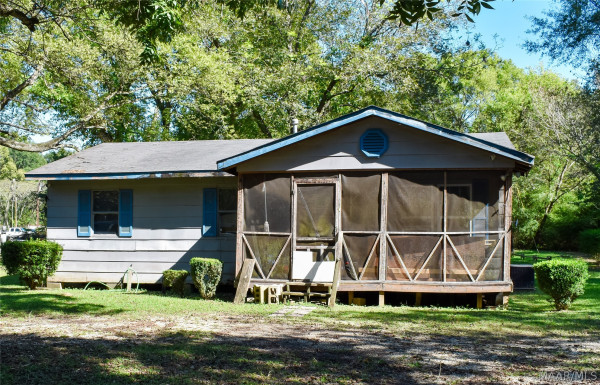 4530 Lakeshore Drive