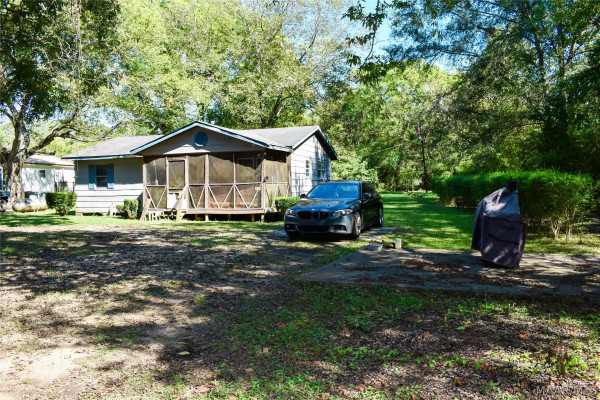 4530 Lakeshore Drive