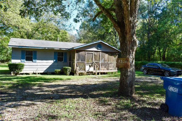 4530 Lakeshore Drive