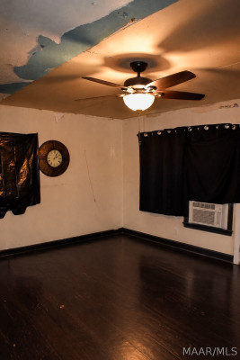4530 Lakeshore Drive