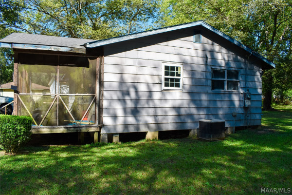 4530 Lakeshore Drive