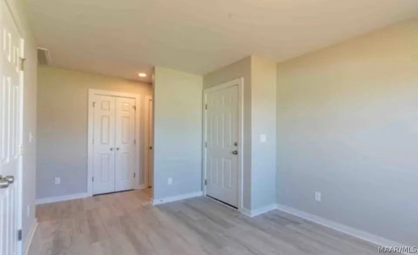 6101 Burbank Crossing Loop
