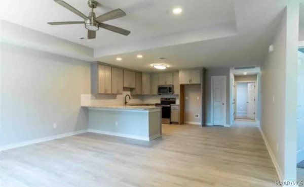 6101 Burbank Crossing Loop