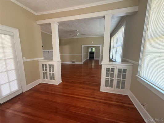 122 S Capitol Parkway