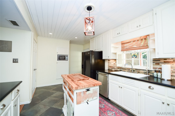 1429 NARROW LANE Court