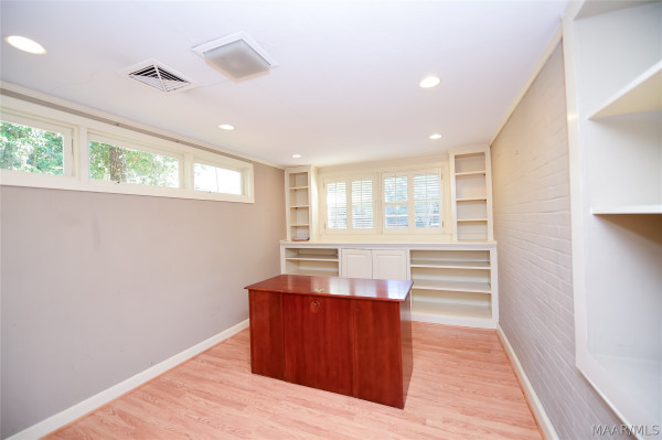 1429 NARROW LANE Court